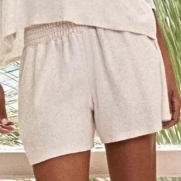 Calme by Johnny Was NWT Smocked Waist Cozy Women's Shorts Medium Cream Color - Picture 1 of 7